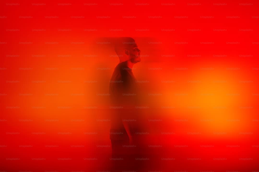 与男友人密切搂肩回家？孙千工作室回应